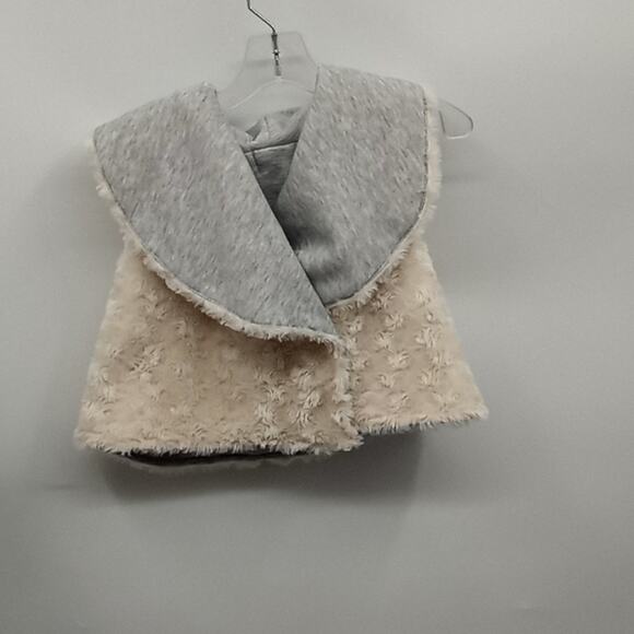 Right Bank Babies Girls Faux Fur/ Fleece Reversible Crop Vest Size 7 - Picture 10 of 12